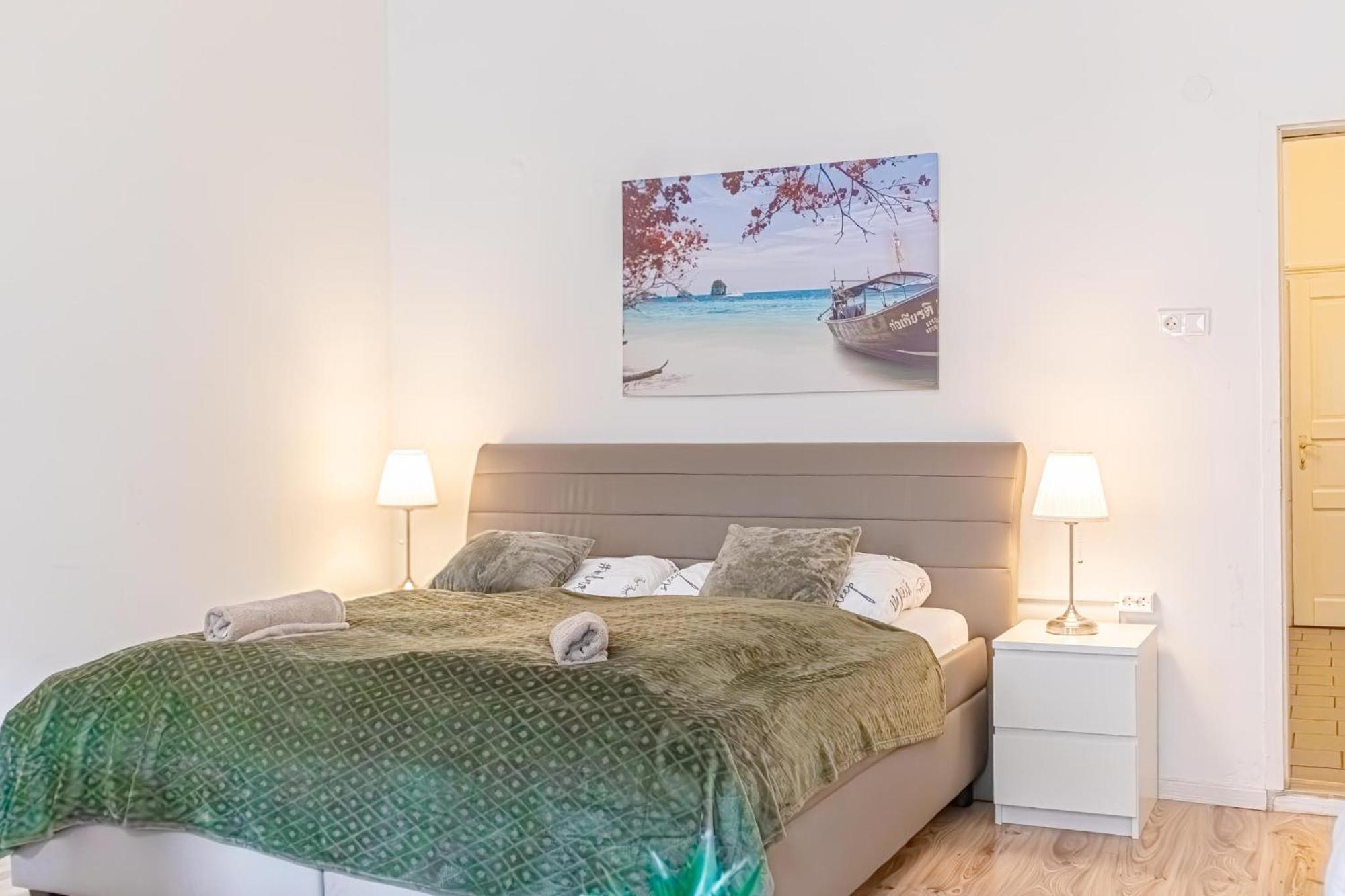 Budget-Friendly 2Br Apt With Great Location Apartment Wien Ngoại thất bức ảnh