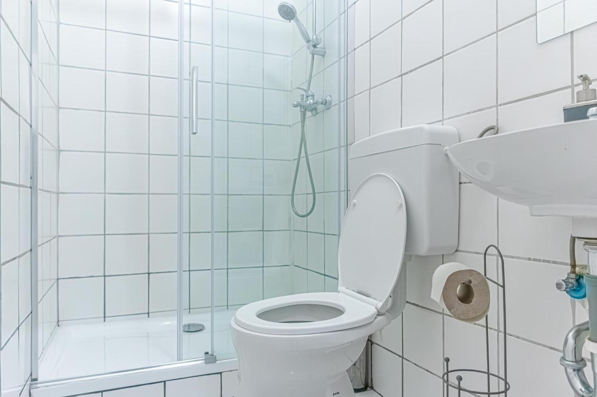 Budget-Friendly 2Br Apt With Great Location Apartment Wien Ngoại thất bức ảnh